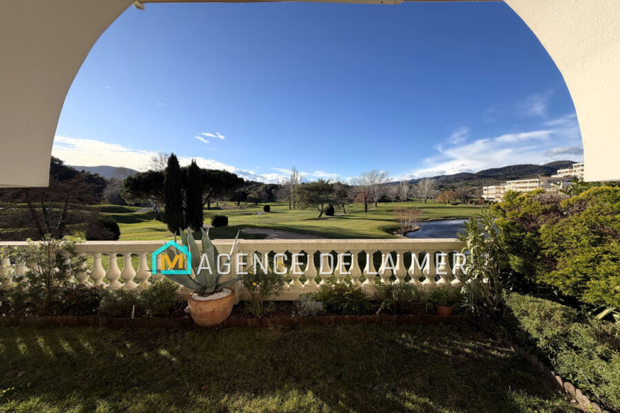 Appartement à vendre à Mandelieu-la-napoule — Vue golf — photo 1