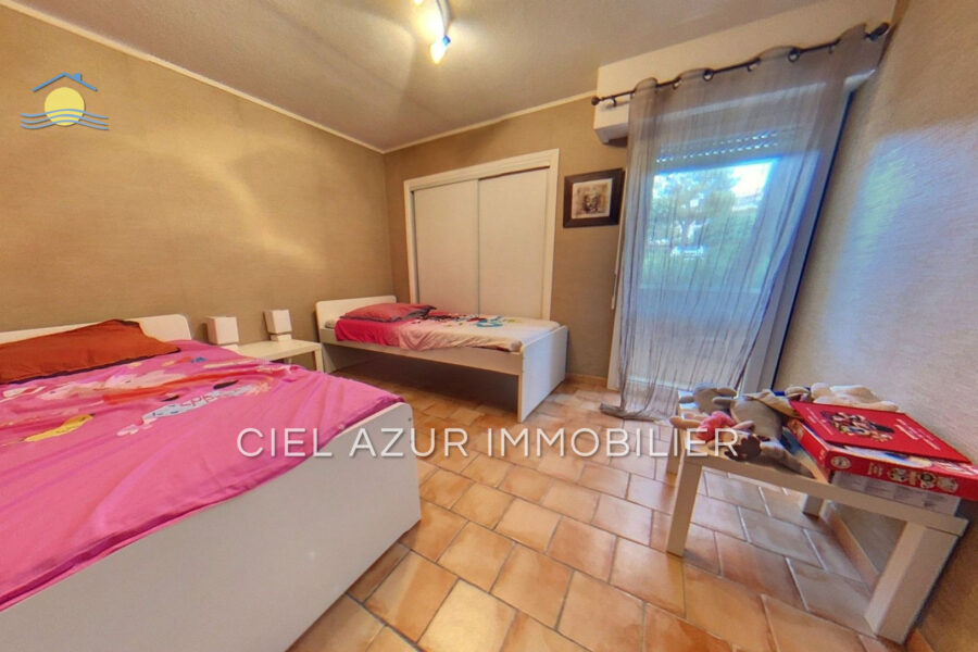 Appartement à vendre à Antibes — Vue parc & jardin — photo 3