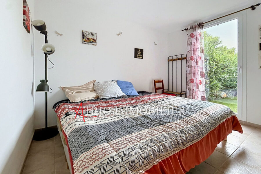Maison à vendre à Saint-Laurent-du-Var — Vue mer — photo 7