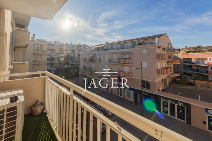 Appartement à vendre à Sainte-Maxime — Vue sur la ville — photo 12