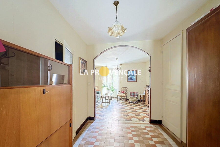 Maison à vendre à Trets — Vue sur la ville — photo 6
