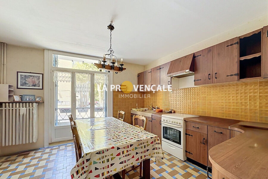 Maison à vendre à Trets — Vue sur la ville — photo 1