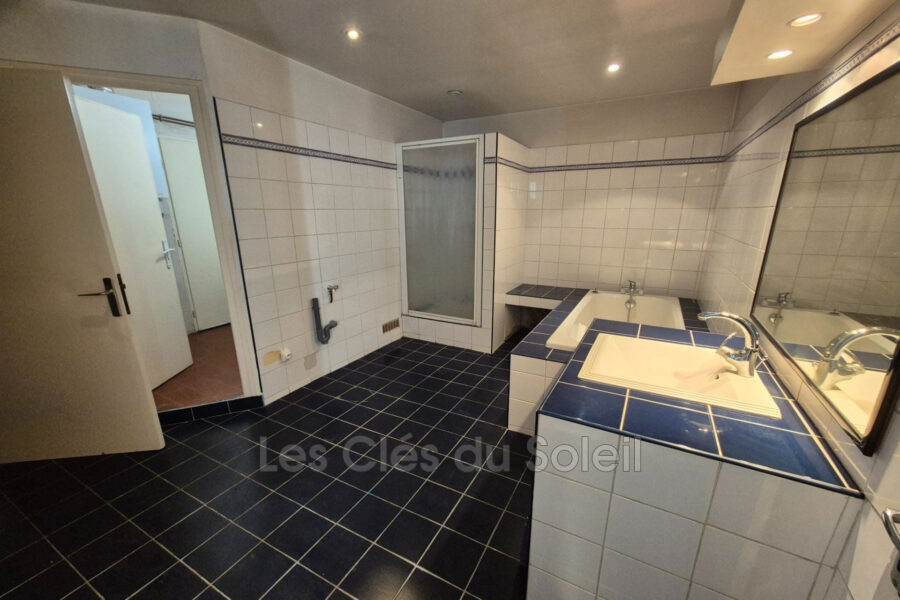 Appartement à vendre à Toulon — Vue sur la ville — photo 10