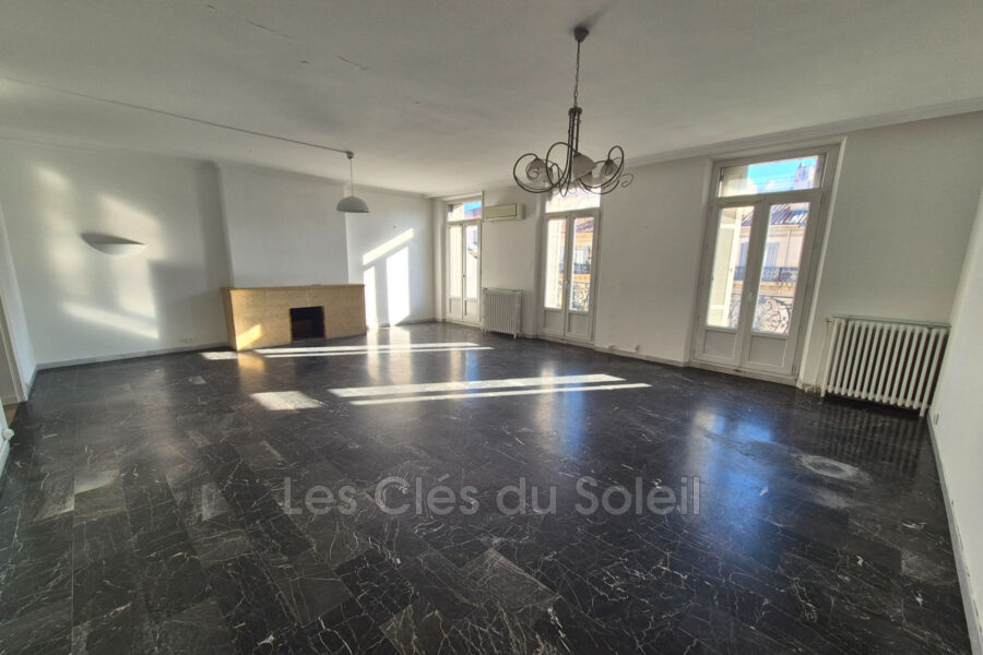 Appartement à vendre à Toulon — Vue sur la ville — photo 8