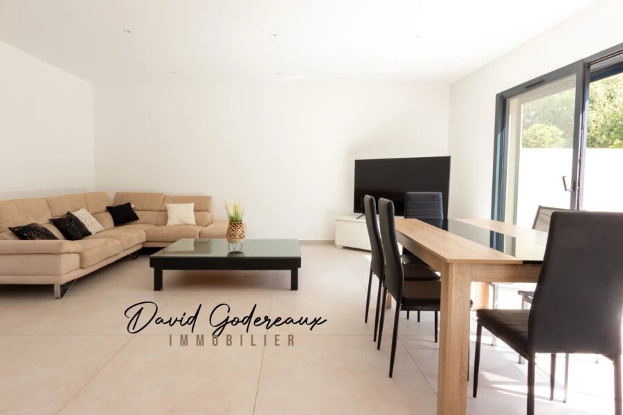 Maison à vendre à Saint-raphaël — Vue parc & jardin — photo 3