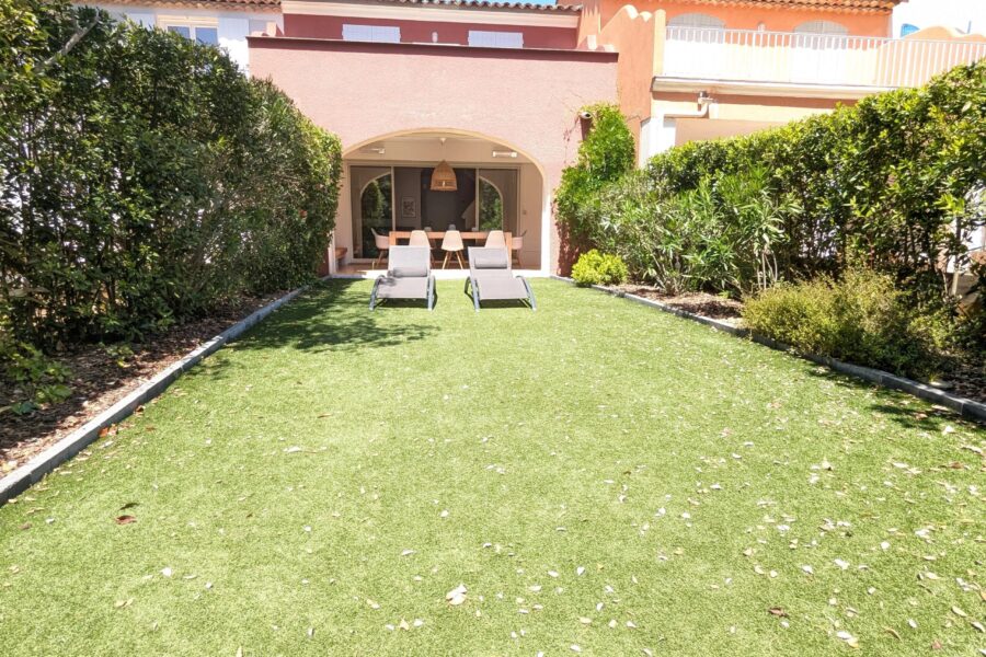 Maison à vendre à Grimaud — Vue parc & jardin — photo 20