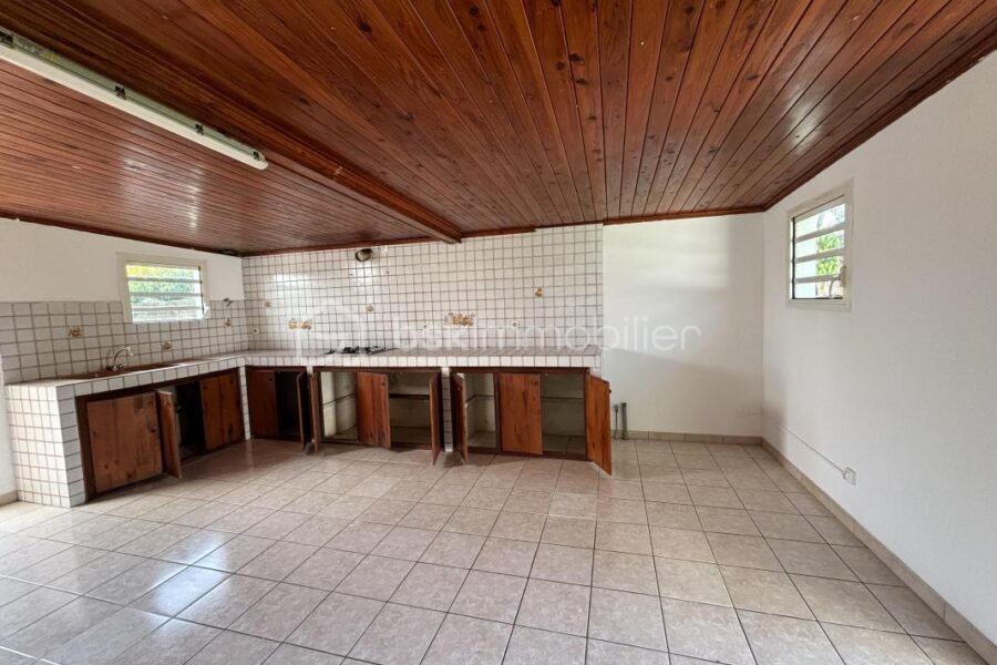Maison à vendre à Saint benoit — Vue mer — photo 8