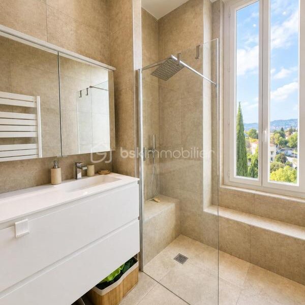 Appartement à louer à Nice — Vue sur la ville — photo 7