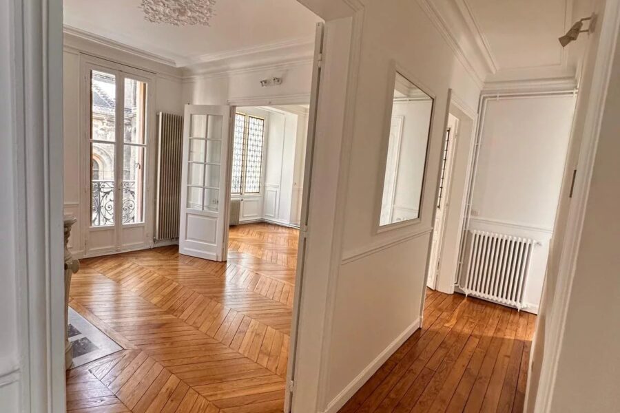 Appartement à vendre à Paris 11ème — Vue sur la ville — photo 6