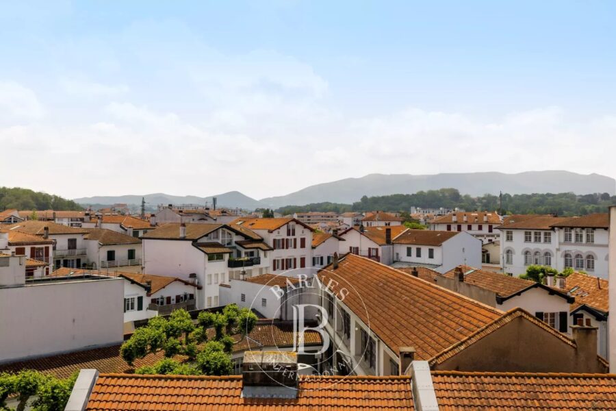 Appartement à vendre à Saint-jean-de-luz — Vue montagne — photo 1