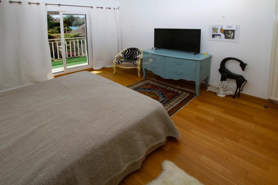 Maison à vendre à Ballainvilliers — Vue parc & jardin — photo 7