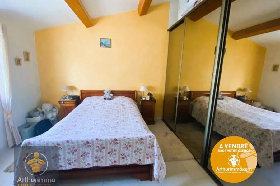 Maison à vendre à Le Lavandou — Vue montagne — photo 10