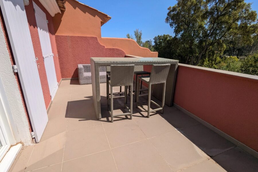 Maison à vendre à Grimaud — Vue parc & jardin — photo 17