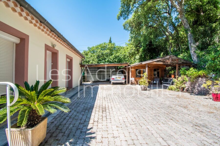 Maison à vendre à Les adrets-de-l&rsquo;estérel — Vue montagne — photo 4