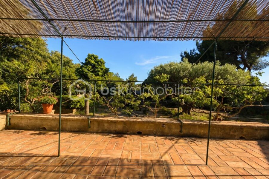 Maison à vendre à Aureille — Vue nature — photo 8