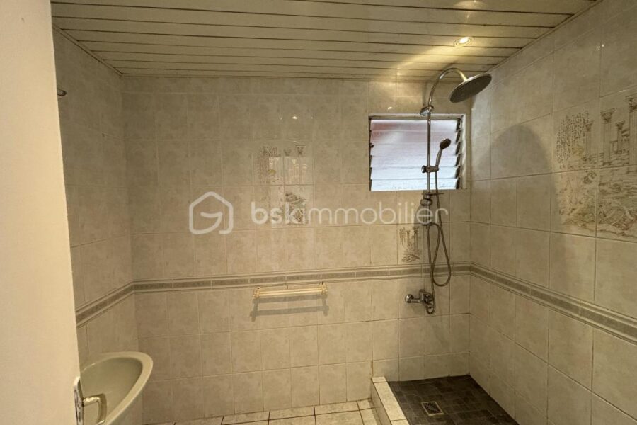 Maison à vendre à Saint benoit — Vue mer — photo 9