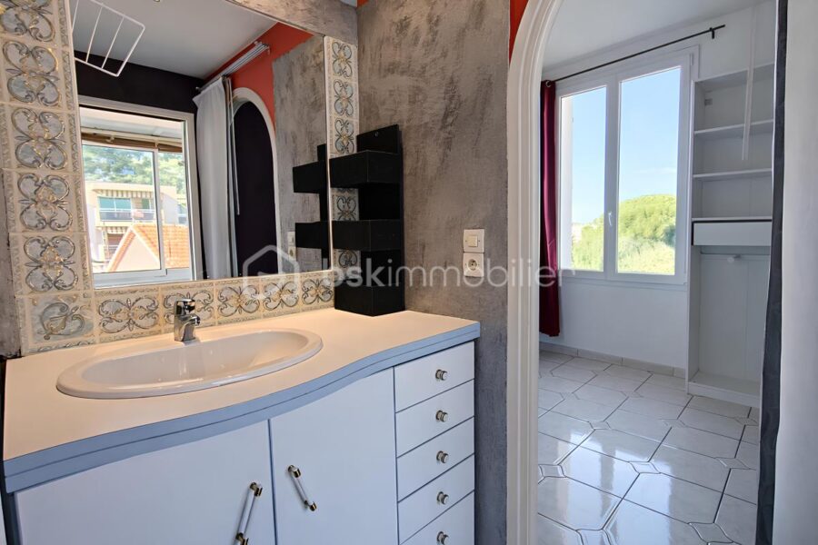 Appartement à vendre à Toulon — Vue sur la ville — photo 8