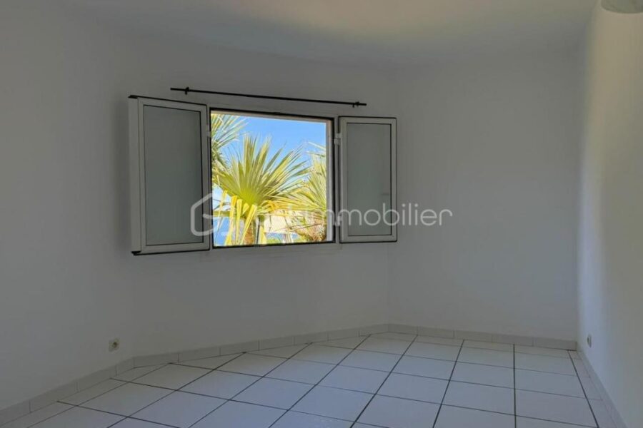 Maison à vendre à Les avirons — Vue mer — photo 8