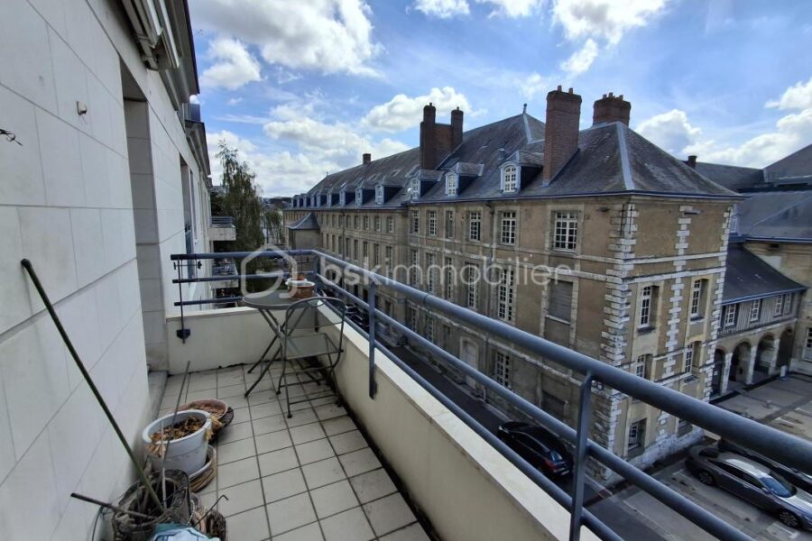 Appartement à vendre à Rouen — Vue sur la ville — photo 1