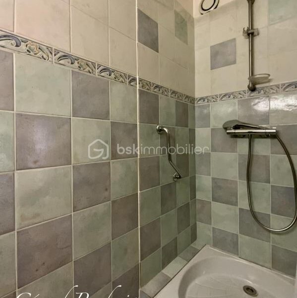 Appartement à vendre à Suresnes — Vue sur la ville — photo 8