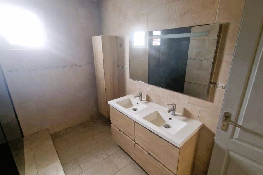 Maison à vendre à Saint-benoît — Vue parc & jardin — photo 10