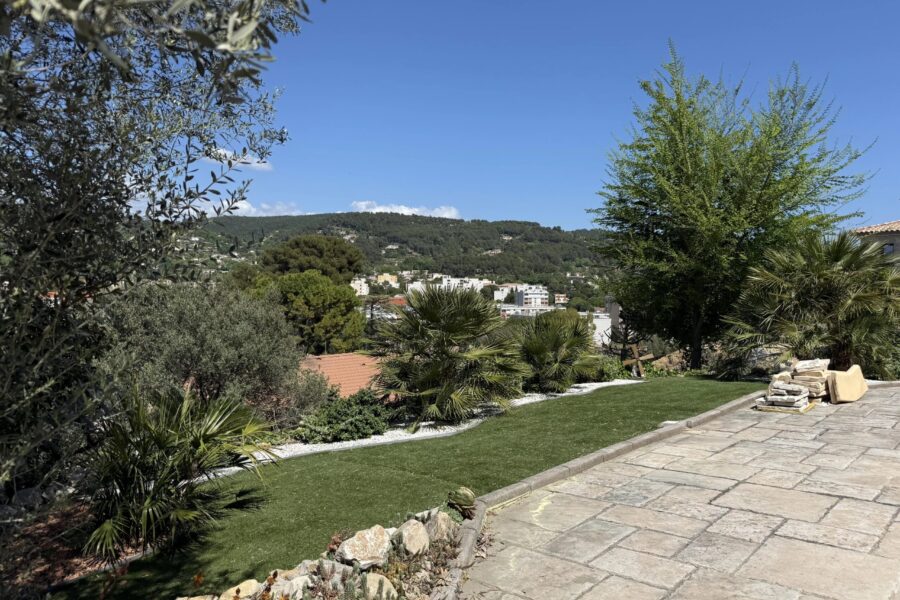 Maison à vendre à Draguignan — Vue montagne — photo 11