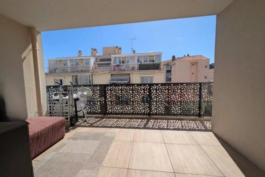 Appartement à vendre à Saint-laurent-du-var — Vue sur la ville — photo 3