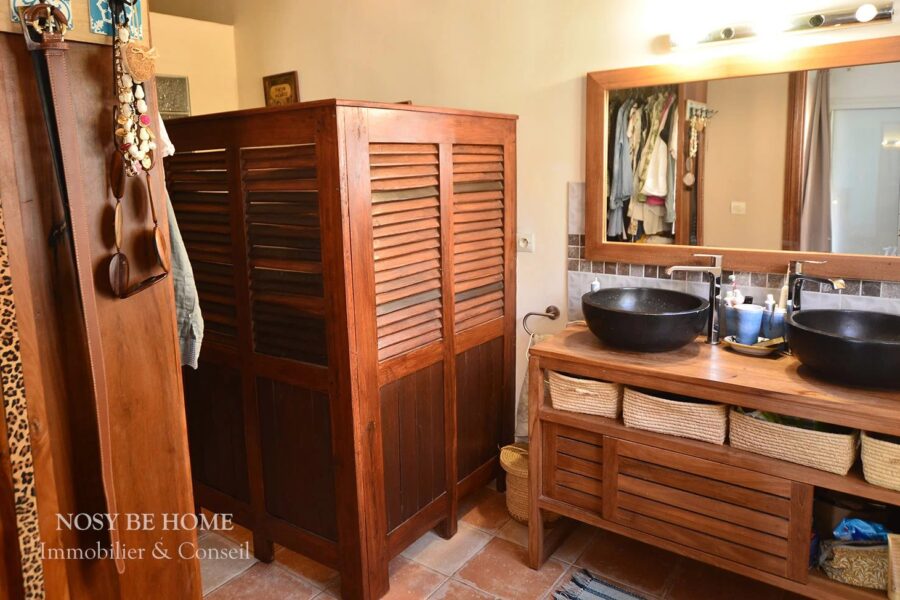Maison à vendre à Nosy be — Vue mer — photo 16