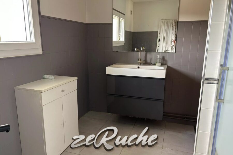 Maison à vendre à La chapelle-du-bois-des-faulx — Vue parc & jardin — photo 9