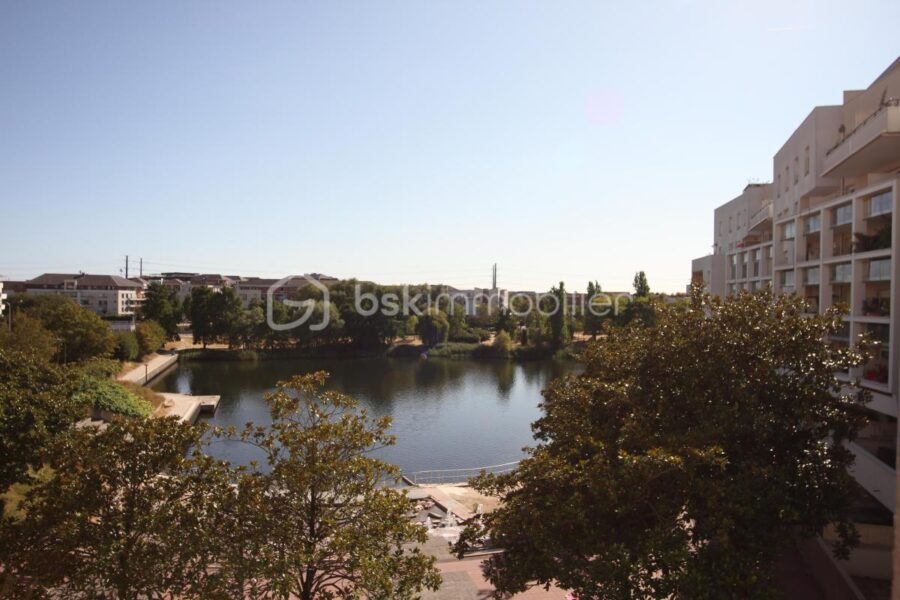 Appartement à vendre à Creteil — Vue lac — photo 1
