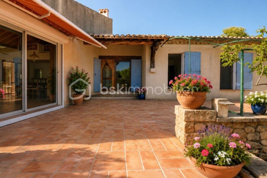 Maison à vendre à Aureille — Vue nature — photo 9
