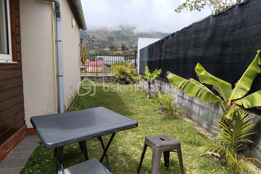 Maison à vendre à Saint benoit — Vue montagne — photo 10