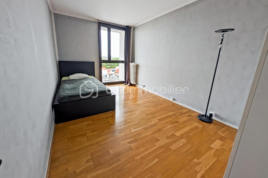 Appartement à vendre à Champigny sur marne — Vue sur la ville — photo 9