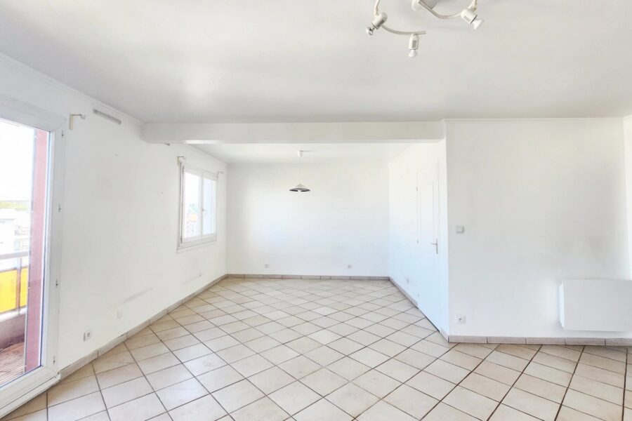 Appartement à vendre à Villeurbanne — Vue sur la ville — photo 2