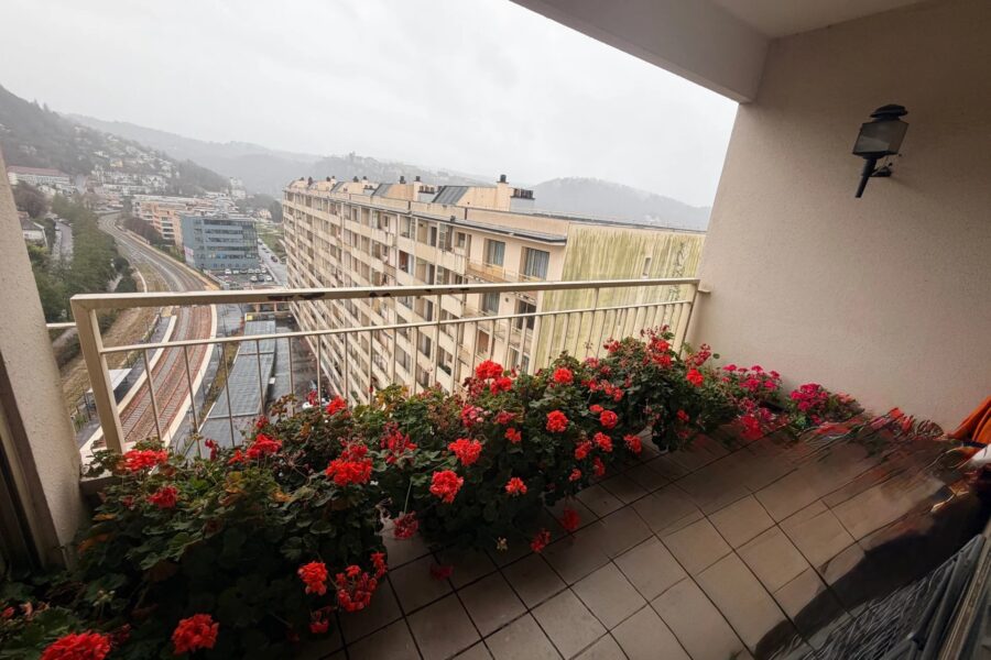 Appartement à vendre à Besançon — Vue sur la ville — photo 1