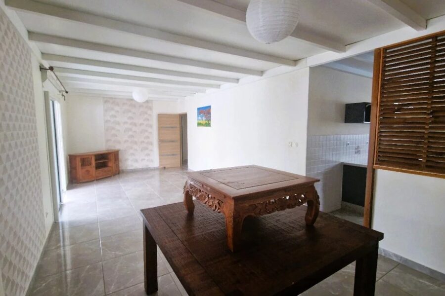 Maison à vendre à Saint-benoît — Vue parc & jardin — photo 8