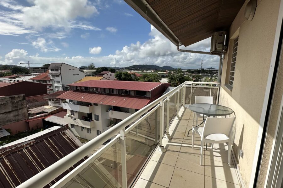 Appartement à vendre à Cayenne — Vue sur la ville — photo 1