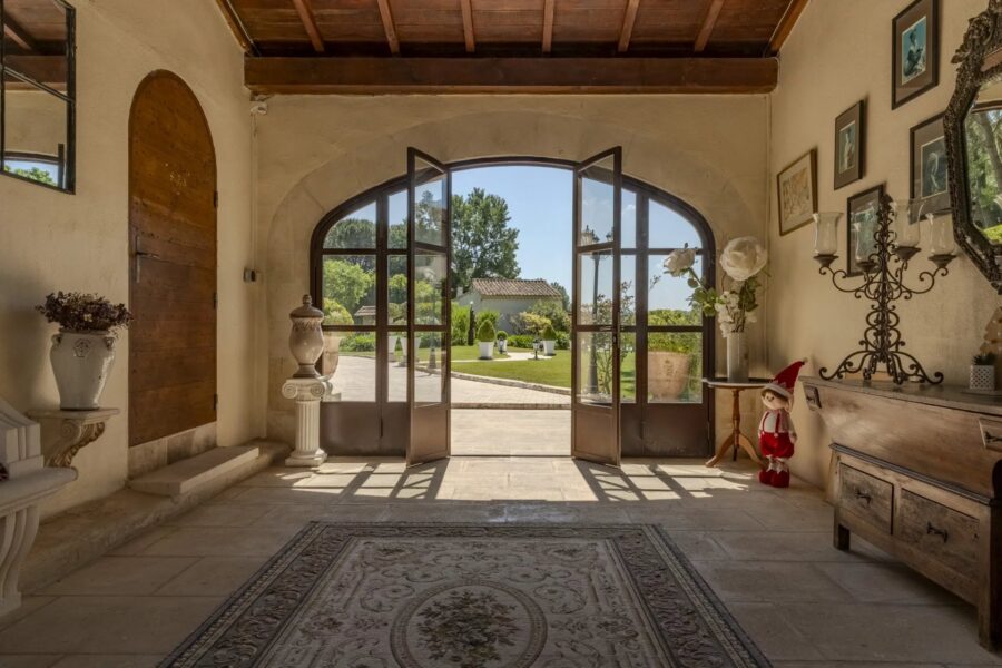 Maison à vendre à Raphèle-lès-arles — Vue montagne — photo 7
