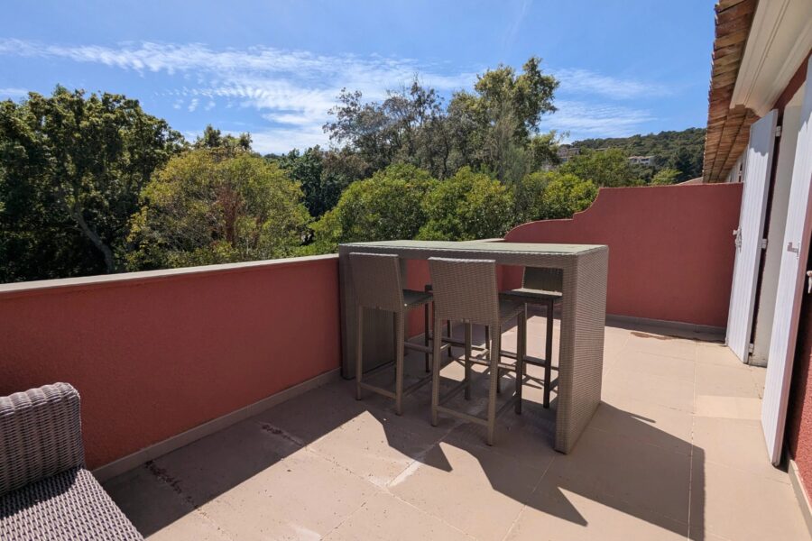 Maison à vendre à Grimaud — Vue parc & jardin — photo 18
