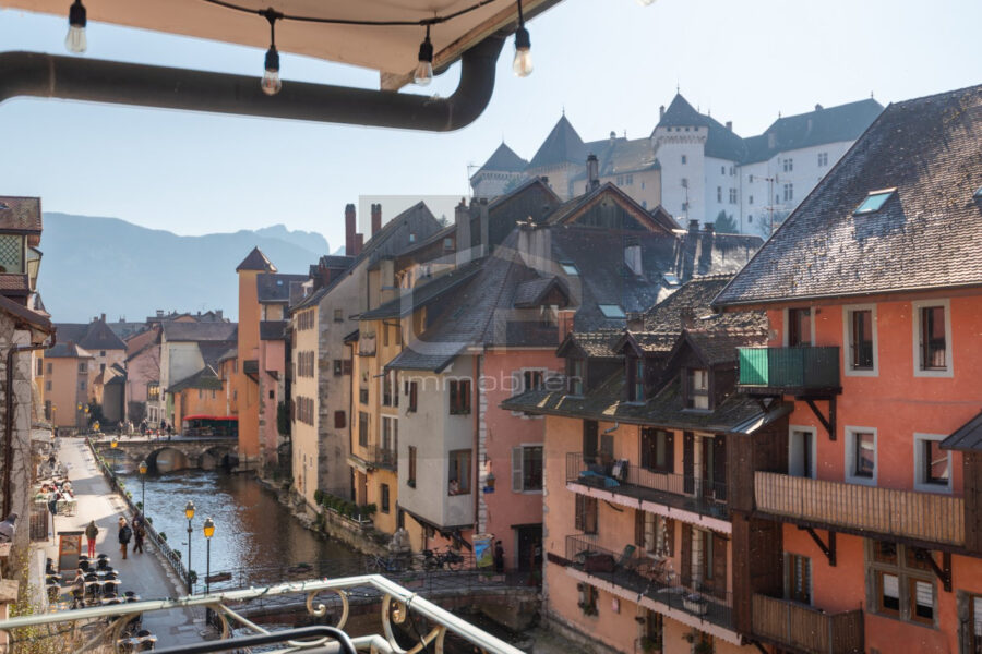 Appartement à vendre à Annecy — Vue sur la ville — photo 1