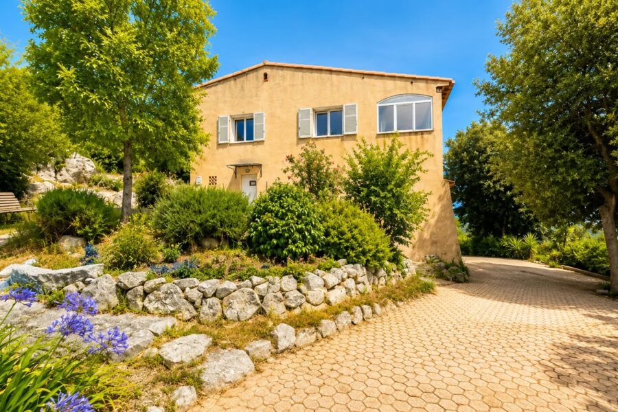 Maison à louer à La turbie — Vue mer — photo 2