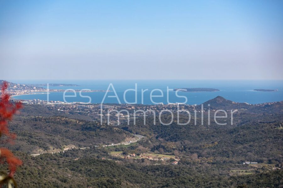 Maison à vendre à Les adrets-de-l&rsquo;estérel — Vue mer — photo 1