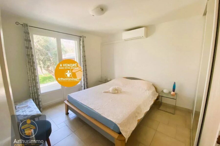 Maison à vendre à Le Lavandou — Vue montagne — photo 4