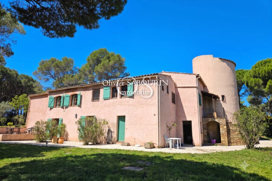 Maison à vendre à Roquebrune-sur-argens — Vue montagne — photo 3