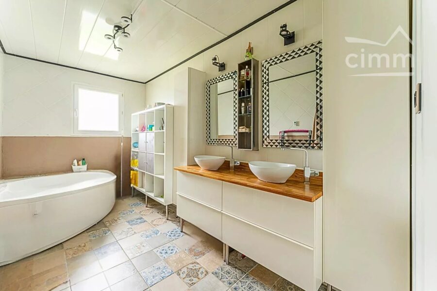 Maison à vendre à Saint-andré-de-cubzac — Vue parc & jardin — photo 10