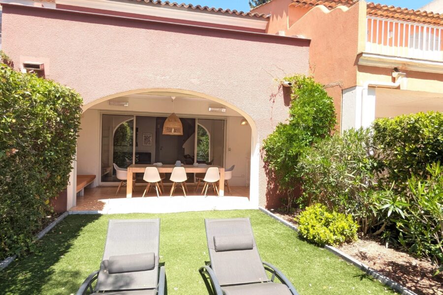 Maison à vendre à Grimaud — Vue parc & jardin — photo 21