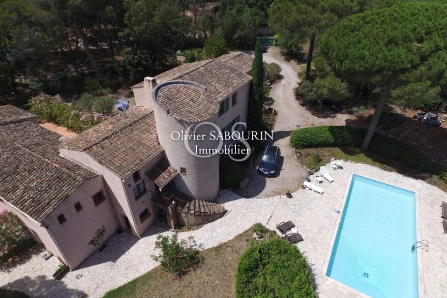 Maison à vendre à Roquebrune-sur-argens — Vue montagne — photo 2