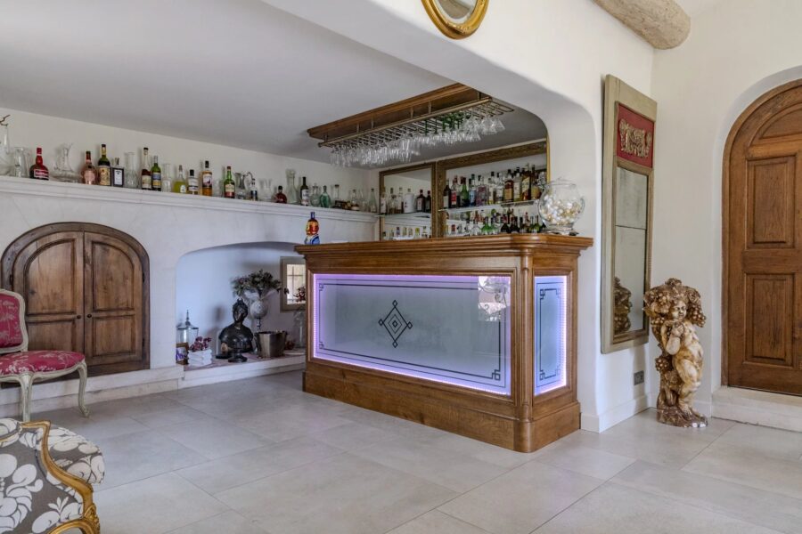 Maison à vendre à Raphèle-lès-arles — Vue montagne — photo 13