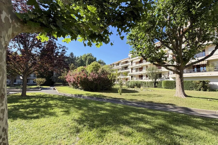 Appartement à vendre à Aix-en-provence — Vue parc & jardin — photo 2