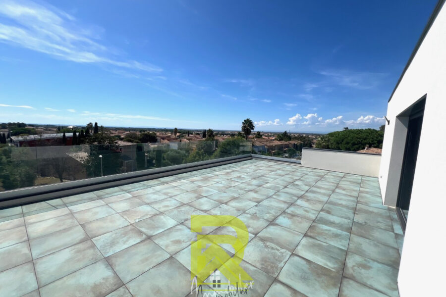 Maison à vendre à Agde — Vue sur la ville — photo 1